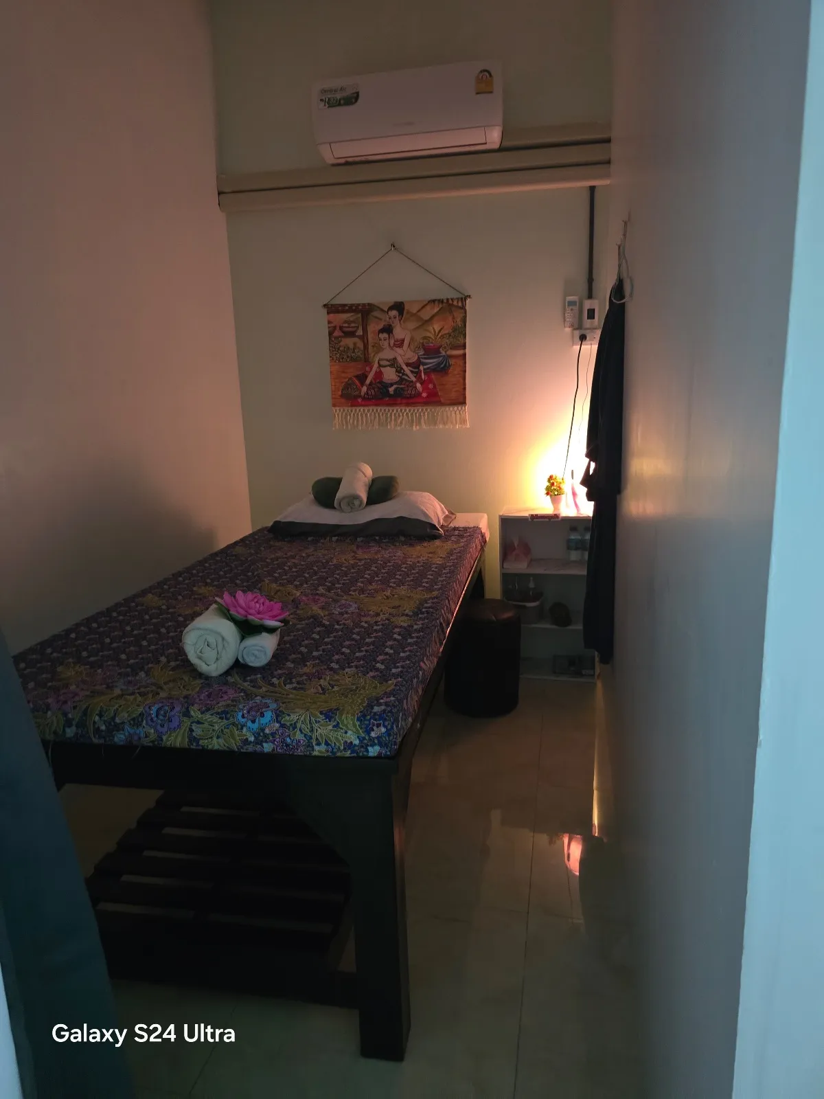 ห้องนวดออยส่วนตัว มีเครื่องปรับอากาศ